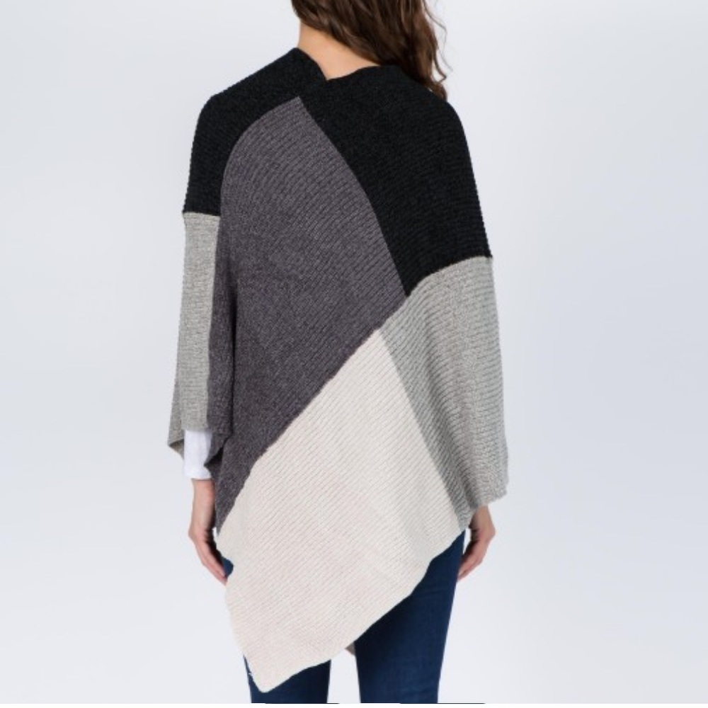 36 Boho chenille knit color block poncho. - Picture 4 of 4